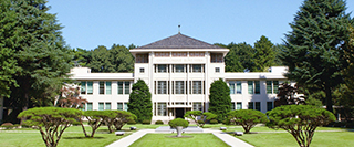 東京女子大学